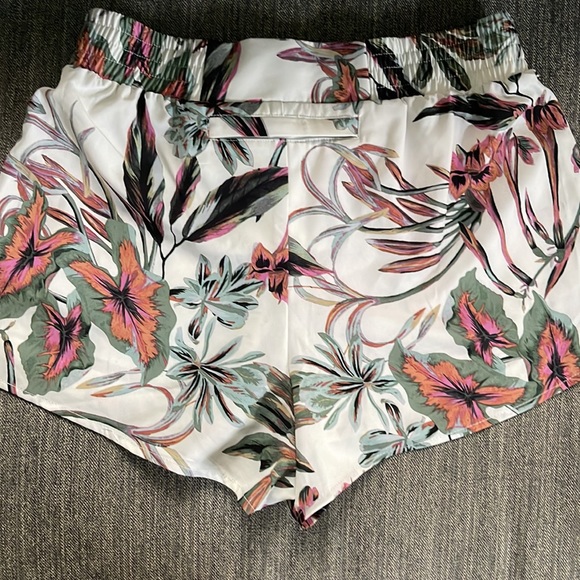 O’NEILL Women’s Quick Dry Hybrid Active Stretch Short - Picture 4 of 4